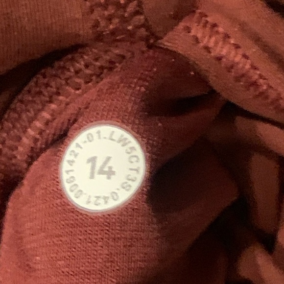 #118 NWT Lululemon Align High-Rise Pant 25"
Mulled Wine Sz 14 - Picture 10 of 10